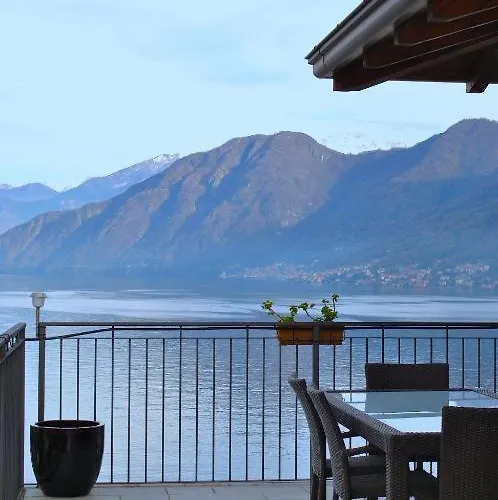 Luxury Penthouse With Big Terrace Apartamento Argegno